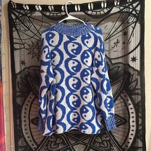 Newly worn ying and Yang blue sweater